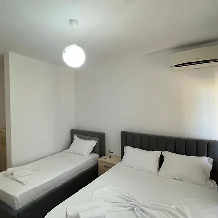 Bedroom 8 * ساراندا